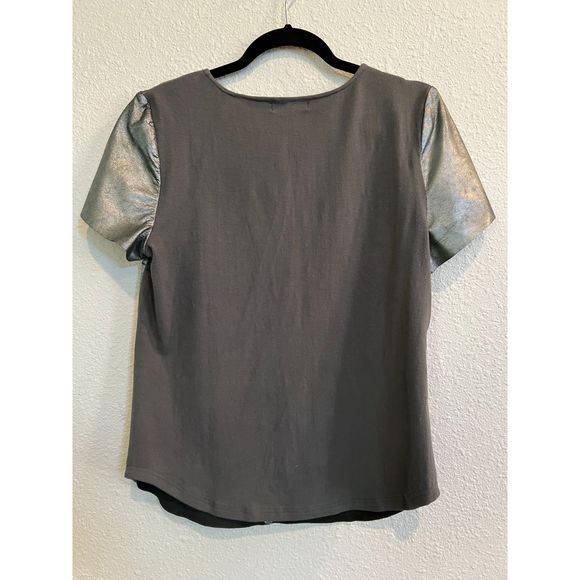 Trouve Nordstroms Silver Real Leather Short Sleeve Top Size Medium a197 - Picture 2 of 3